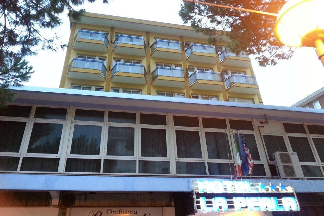 Hotel La Perla Rimini Exterior photo