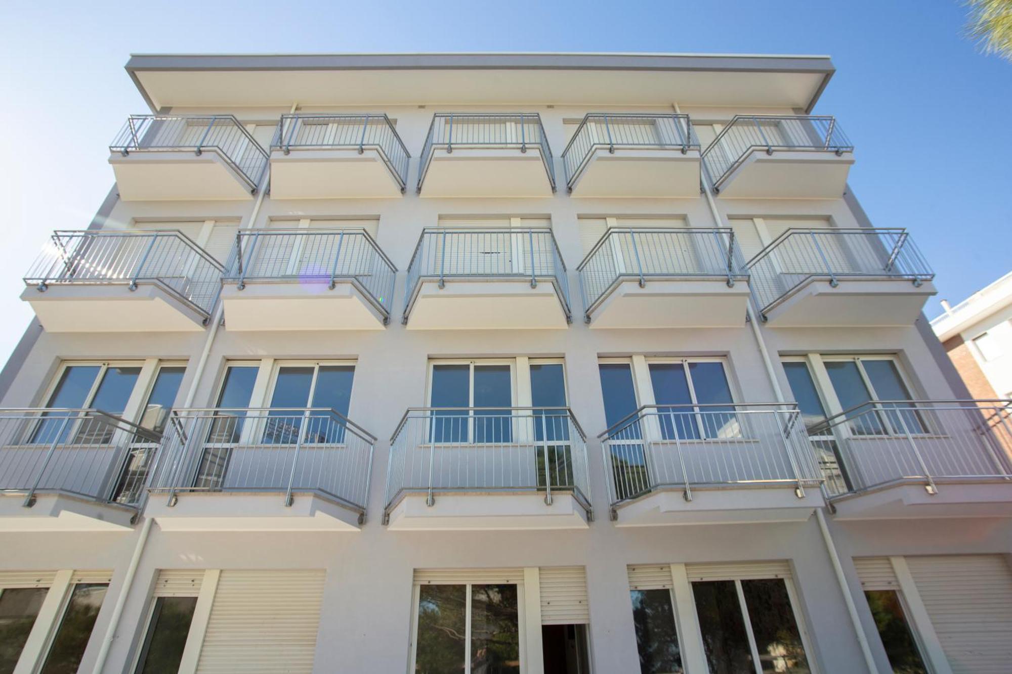 Hotel La Perla Rimini Exterior photo